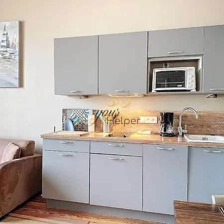 Azura Yourhosthelper Apartmán *