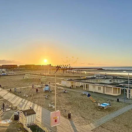 Azura Yourhosthelper * Trouville-sur-Mer