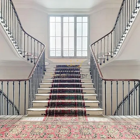 Azura Yourhosthelper Apartmán *