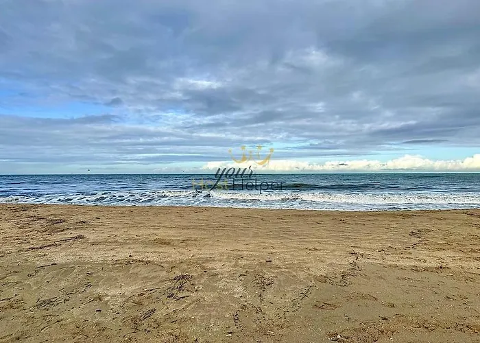 Azura Yourhosthelper