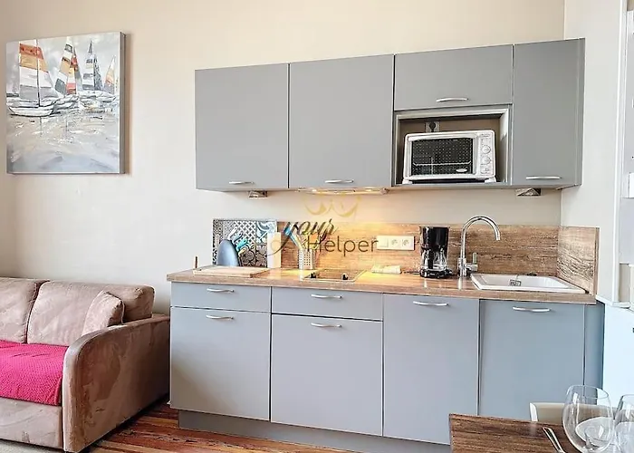 Azura Yourhosthelper Apartment *