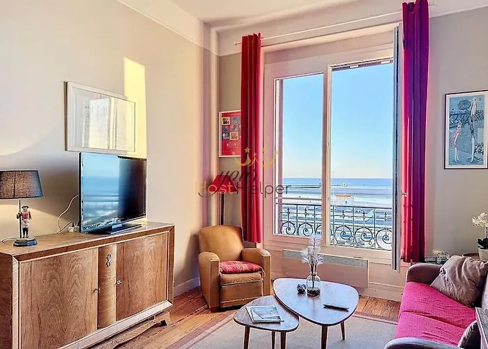 Azura Yourhosthelper * Trouville-sur-Mer